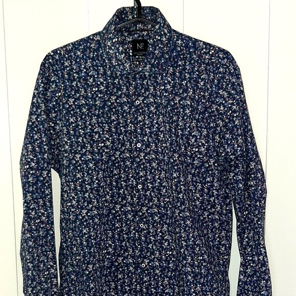 Shirt flower - Picture 1 of 3